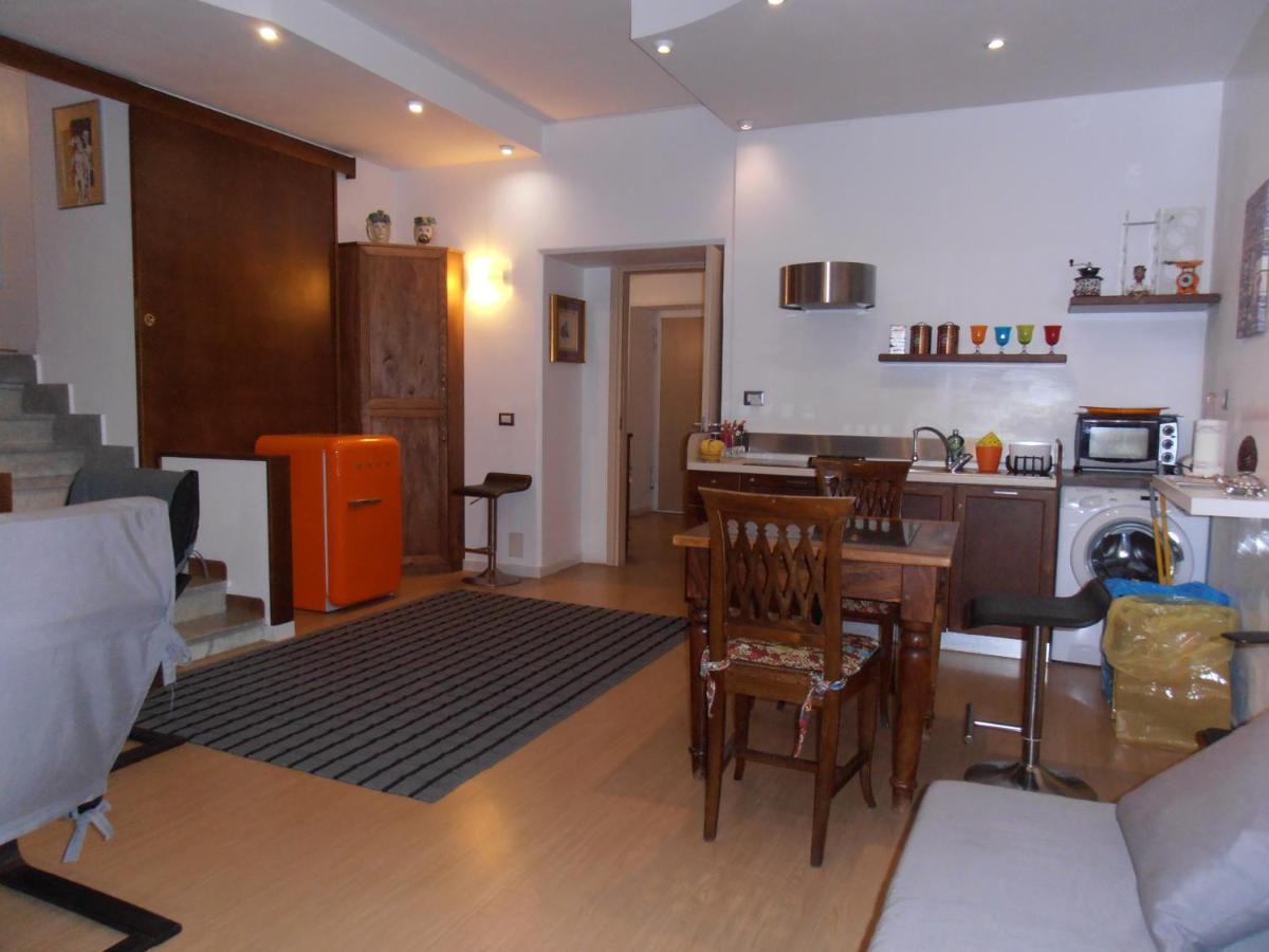 La Residenza Napoli Chiaia Short Let Apartment Superior Via Chiaia 82 Exterior photo