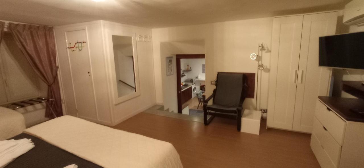 La Residenza Napoli Chiaia Short Let Apartment Superior Via Chiaia 82 Exterior photo