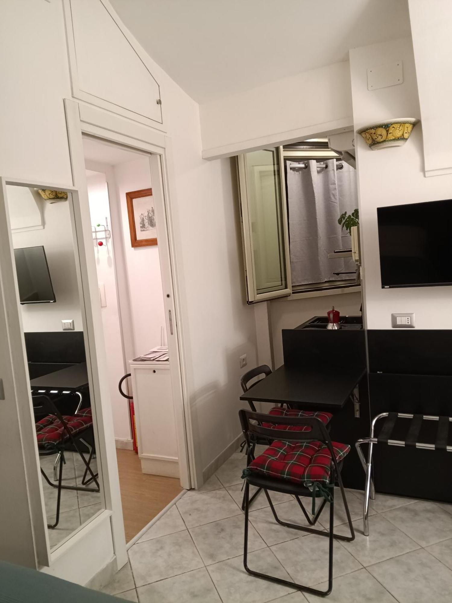 La Residenza Napoli Chiaia Short Let Apartment Superior Via Chiaia 82 Exterior photo