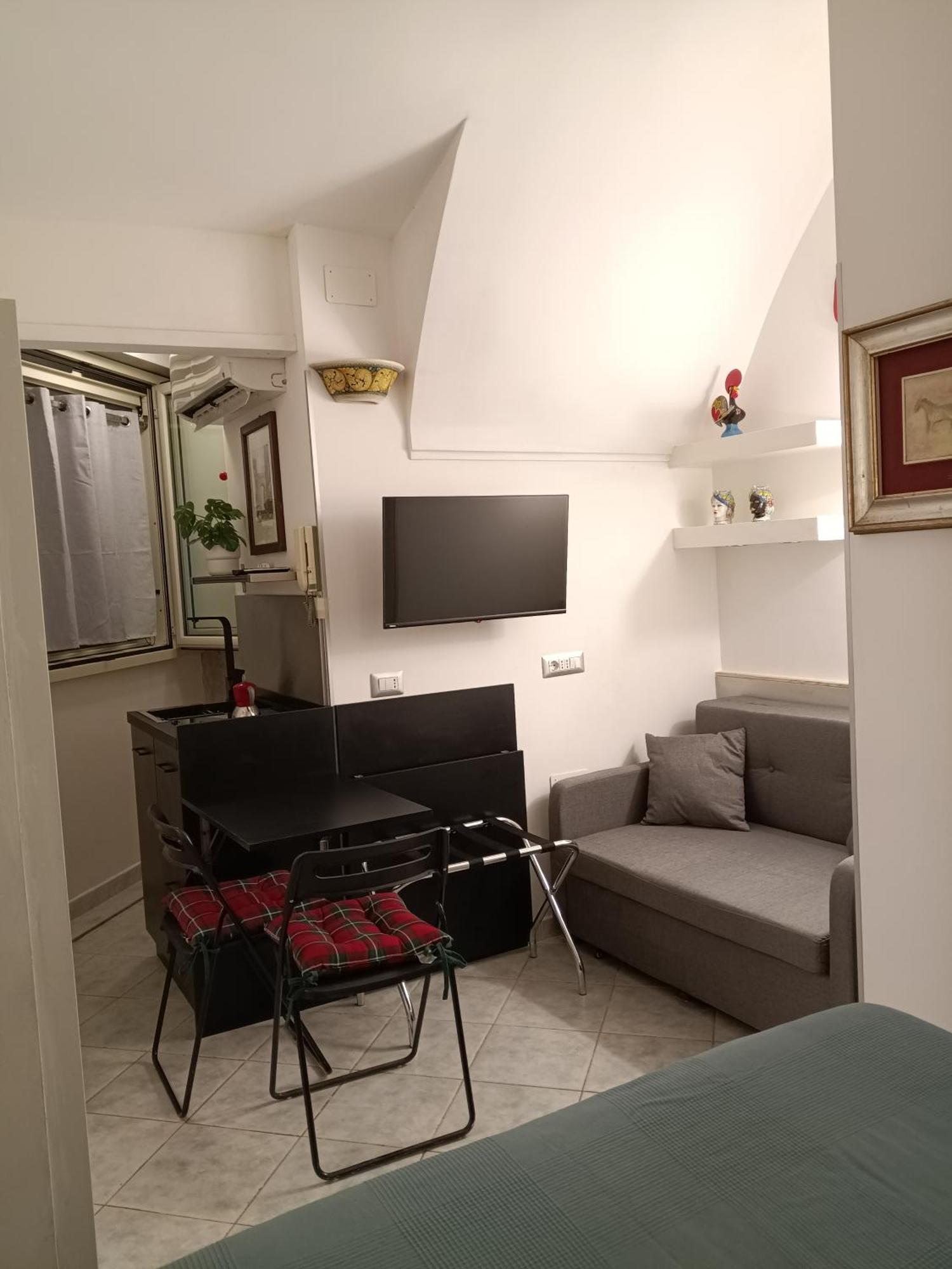La Residenza Napoli Chiaia Short Let Apartment Superior Via Chiaia 82 Exterior photo